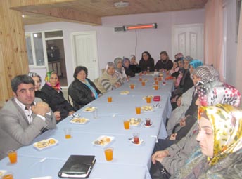 Ak Partili kadınlar Kızılpınar'da toplandı