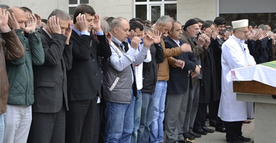 Karagöz gözyaşları arasında son yolculuğuna uğurlandı