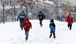 Eğitime bir günlük kar yağışı arası